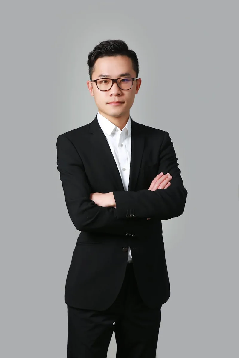 公开信息整理示意，展示信息来源标注与分类归档方式